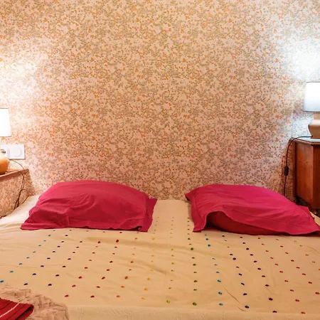 Holiday home Volets Verts *